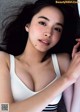 Hiroe Igeta 井桁弘恵, Weekly Playboy 2019 No.20 (週刊プレイボーイ 2019年20号) P8 No.2cc300