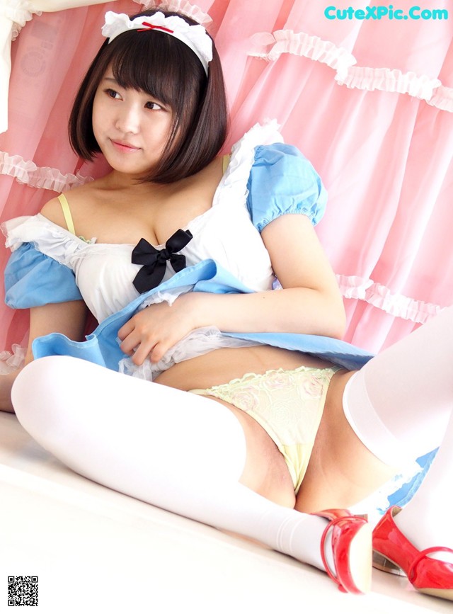 Ai Tsukimoto - Skirt Openpussy Pornpicture